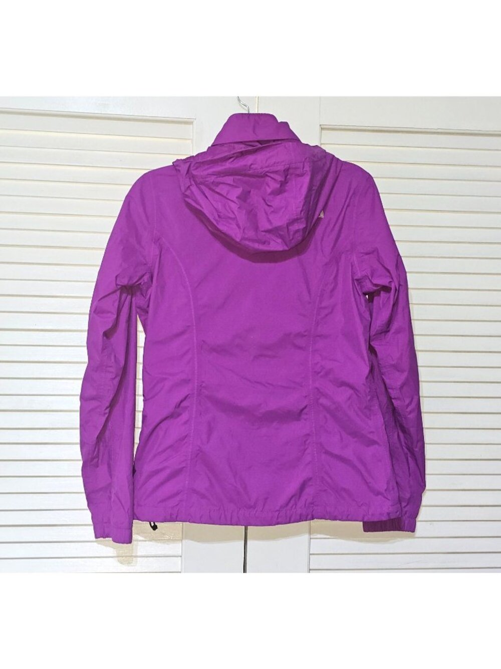 The North Face Women's Magenta HyVent Rain Resolve Jacket Size Small 2618 - Picture 12 of 15